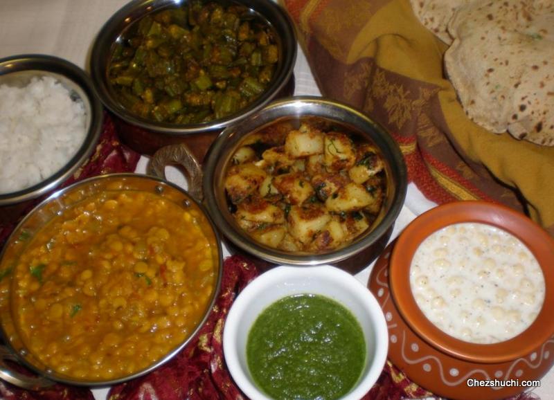 thali with lauki chane ki dal